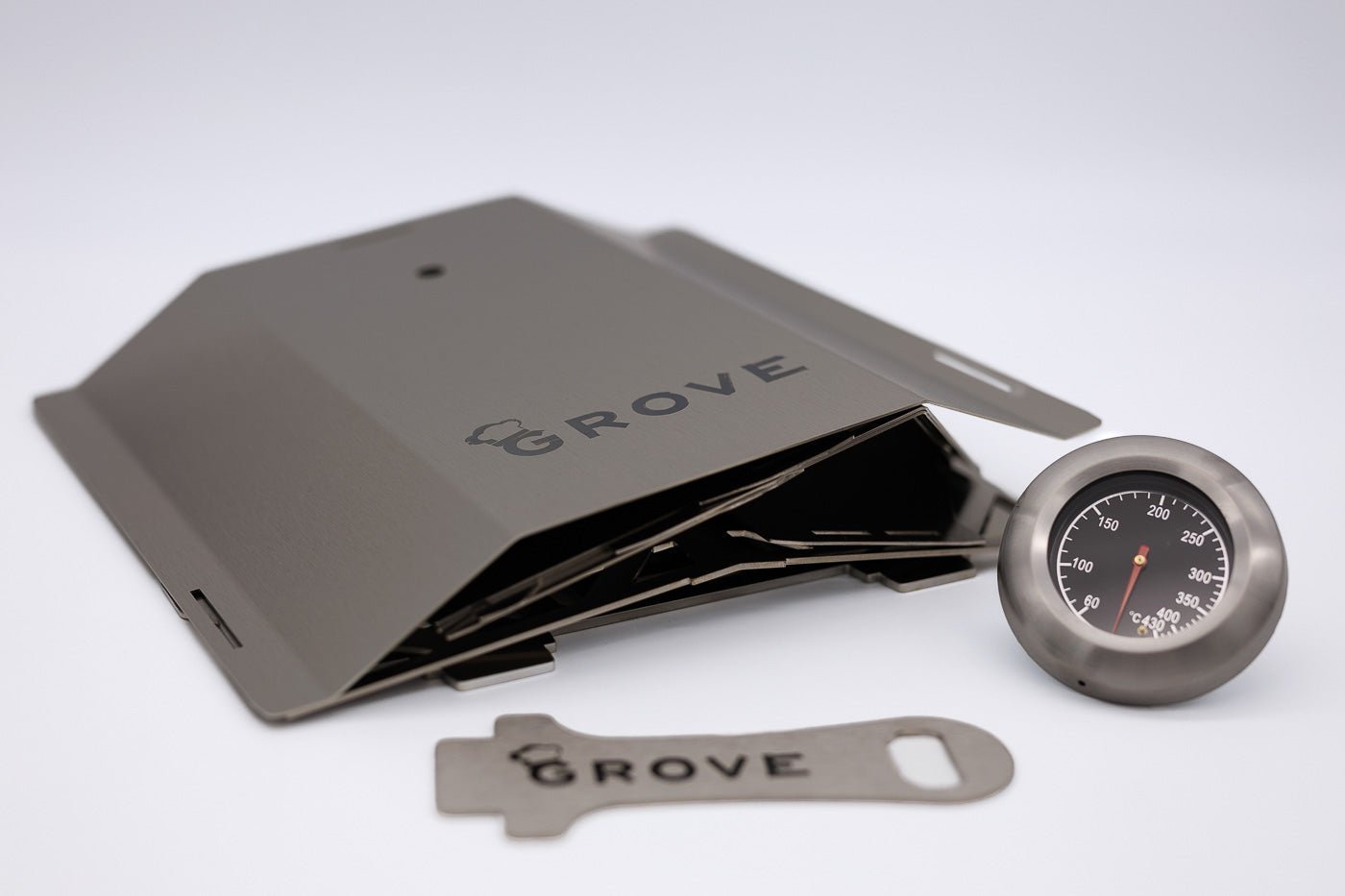 Produktfoto:
Horst der multifunktionale Campingofen in Einzelteilen gestapelt