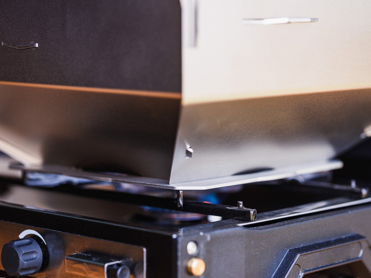 Ambientefoto:
Stay Safe Rahmen auf Campingkocher mit Horst dem multifunktionalen Campingofen